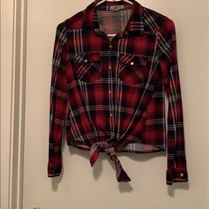 🏷Plaid Button Up